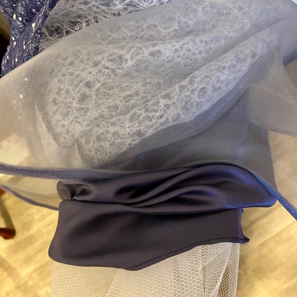 ELLIE WILDE Grad/ Prom Dress- Unaltered - Picture 5 of 8